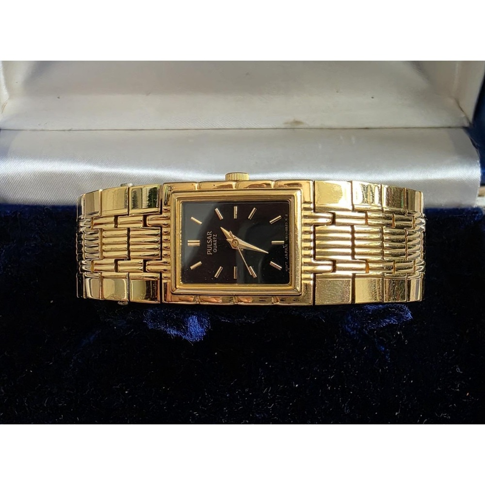 Pulsar V811-5530 Gold Tone Black Dial Analog Quartz 6.5" Women Watch Running